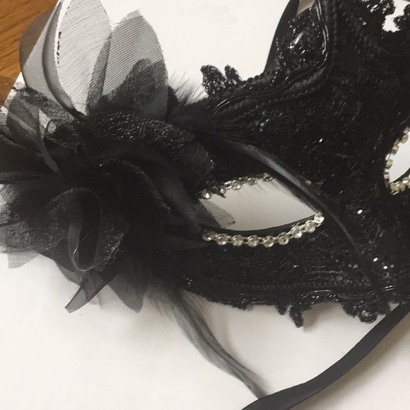 Embellished Black with Rinestones Mardi Gras Mask - Picture 2 of 7